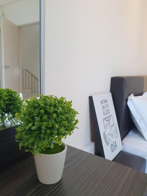 3Storey House 13Pax Family Suite 바얀레파스 외부 사진