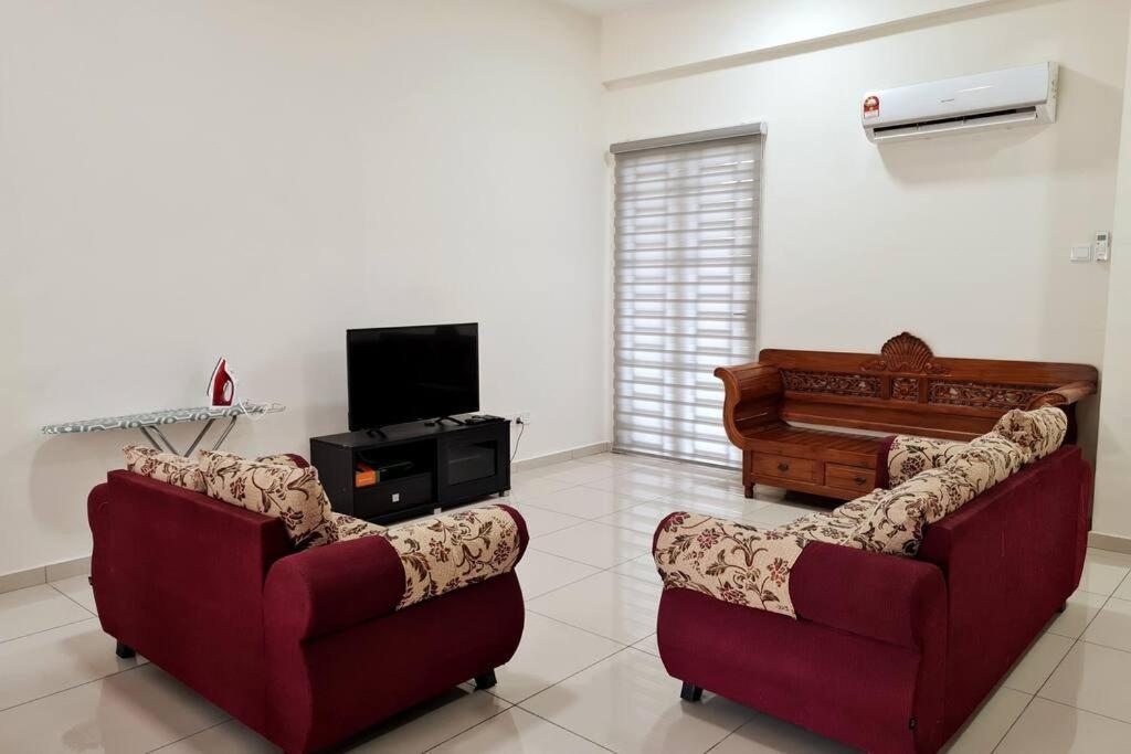 3Storey House 13Pax Family Suite 바얀레파스 외부 사진