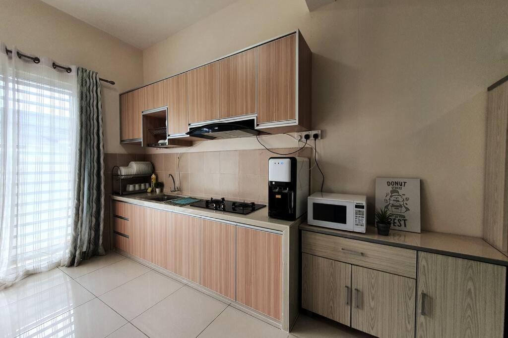 3Storey House 13Pax Family Suite 바얀레파스 외부 사진